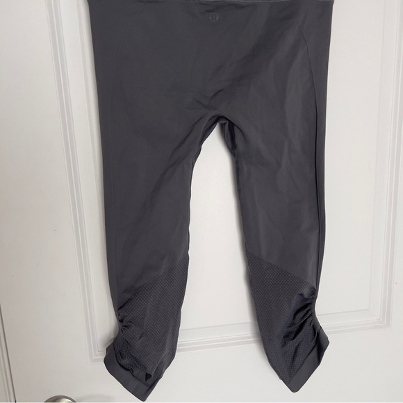 Lululemon Ebb To Street Crop 21"
Titanium  size 6 - Picture 10 of 10